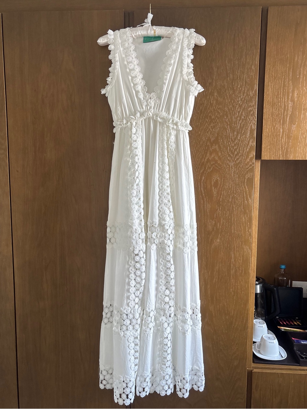 Waimari Sleeveless Maxi Dress With Lace Trim Nwot